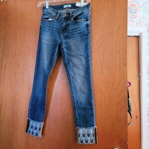 The LOFT Skinny Jeans with Embroidered Hem Size 26P NWT